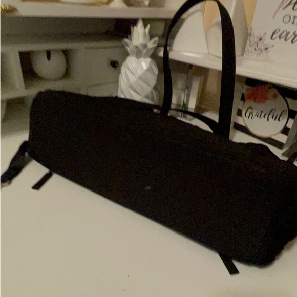 Vera Bradley large bag . Can use for handy bag or diaper bag new conditions - Picture 12 of 12